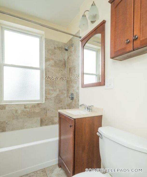 Building Photo - 136 Highland Ave