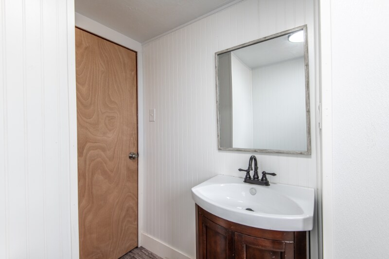 Building Photo - 601 Riverview Dr