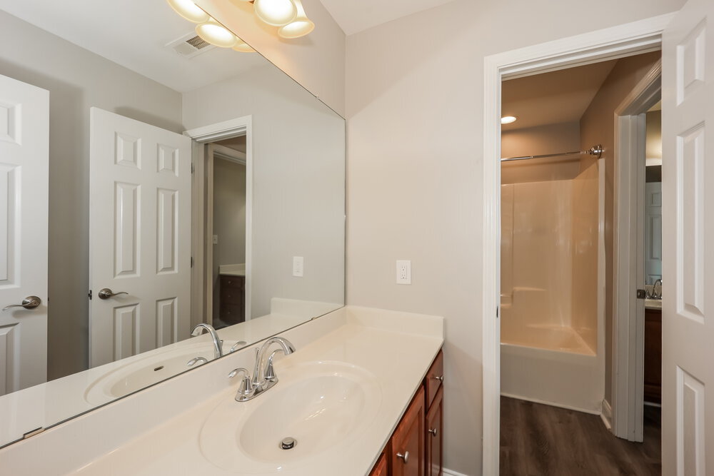 Building Photo - 106 Fairway Dr