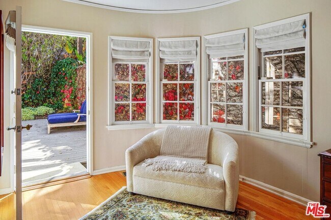 Building Photo - 10614 Le Conte Ave