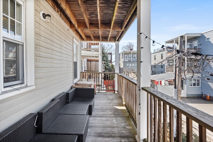 Primary Photo - 247 L St