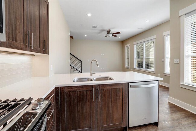Building Photo - 1706 Cedar Bend Dr