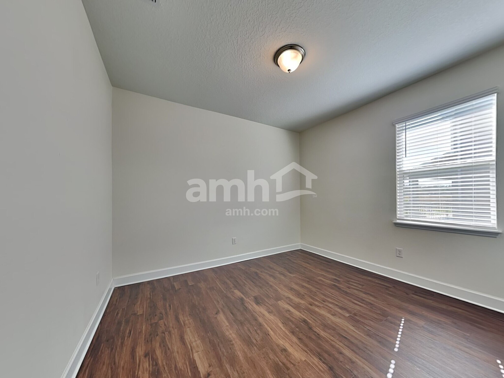 Building Photo - 1049 Walden Pond Dr