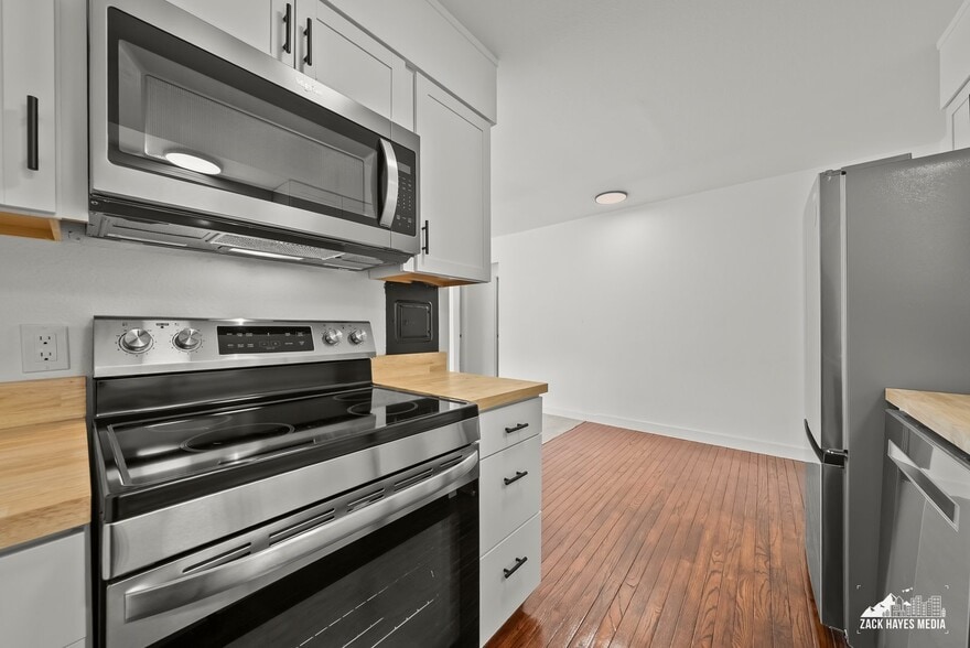 Building Photo - 436 E 11th Ave