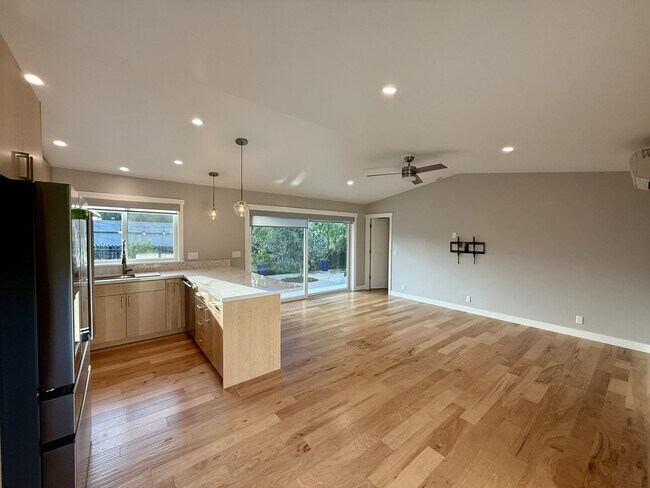 Building Photo - Beautiful Two Bedroom/Two Bathroom Home with Large Yard