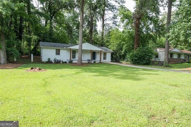 Building Photo - 83 Lucia Dr SE