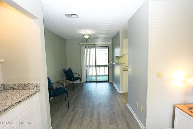 Building Photo - 10200 Belle Rive Blvd