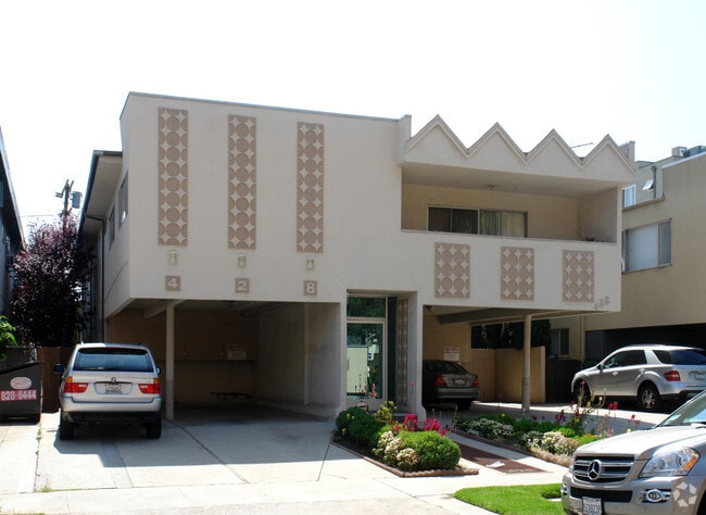 Primary Photo - 428 Arnaz Dr