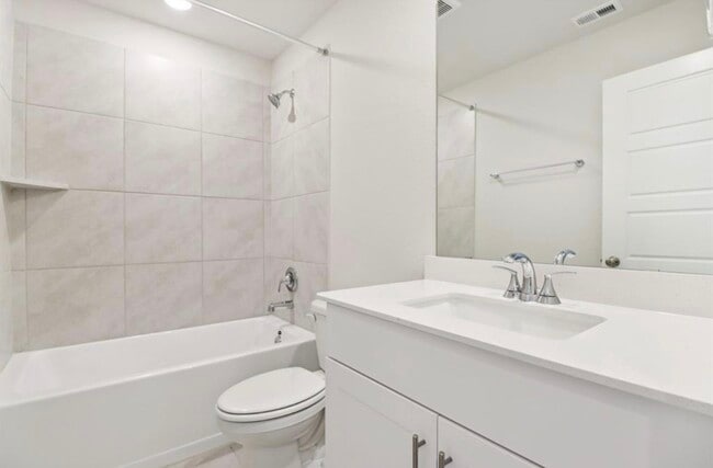 Building Photo - 1900 Velvet Oak Ln