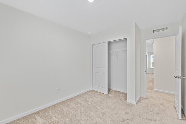 Building Photo - 3063 Spline Cir