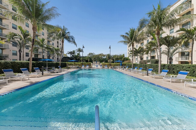 Building Photo - 610 Clematis St