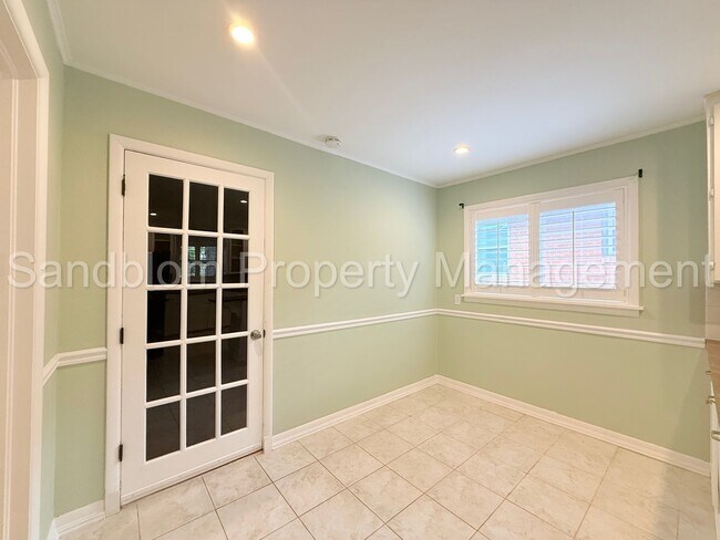 Building Photo - 3737 E 37th Pl