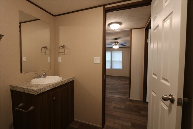 Building Photo - 16501 E Emerson Cir