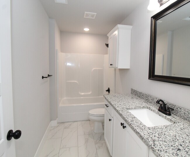 Building Photo - 11 Hillswick Dr