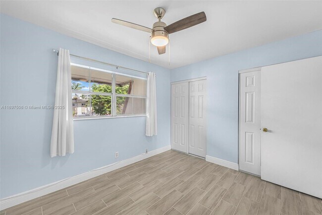 Building Photo - 6709 N Kendall Dr