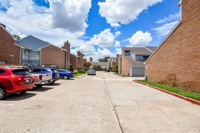 Building Photo - 3200 S Gessner Rd