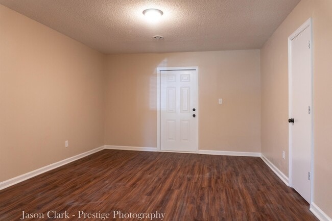 Building Photo - 2708 E Antler Dr