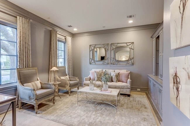 Building Photo - 3749 Olympia Dr