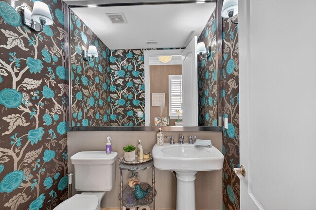 Building Photo - 4332 Sea Grape Dr
