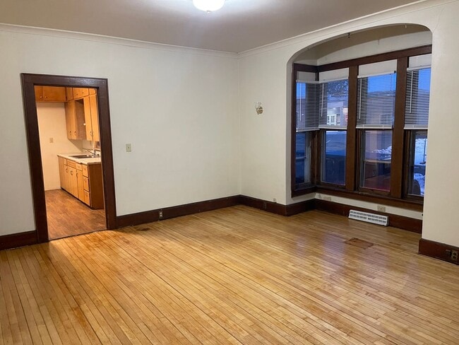 Building Photo - High, 456