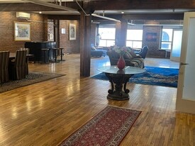 Building Photo - 1940 Blake St