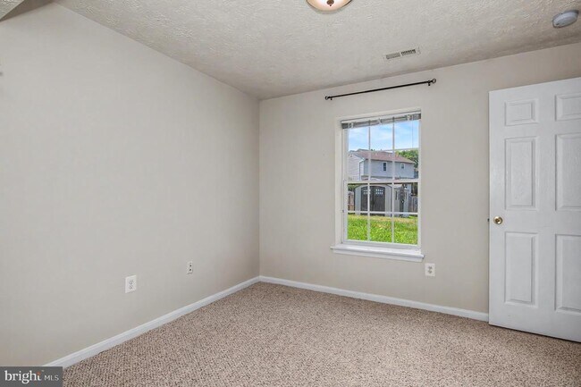 Building Photo - 14126 Rockinghorse Dr