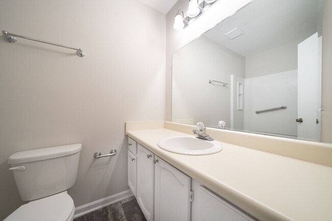 Building Photo - Gorgeous 2 Bedroom, 2.5 Bath Townhome in N Raleigh, Lot of updates!  Pet Friendly!