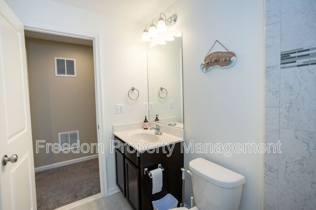 Building Photo - 2425 Morgans Point Dr