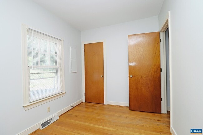 Building Photo - 236 Hartmans Mill Rd