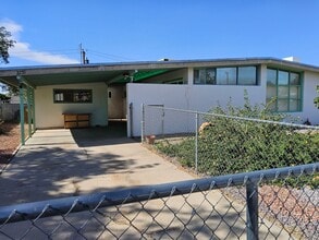 Building Photo - 3 Bedrooms, 2 Bath Home for Rent
