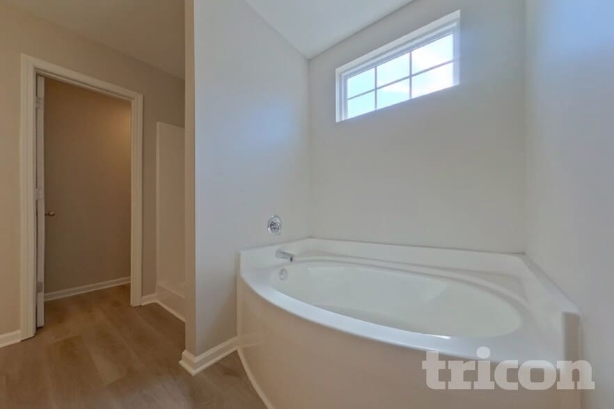 Building Photo - 16 Ashmore Pl