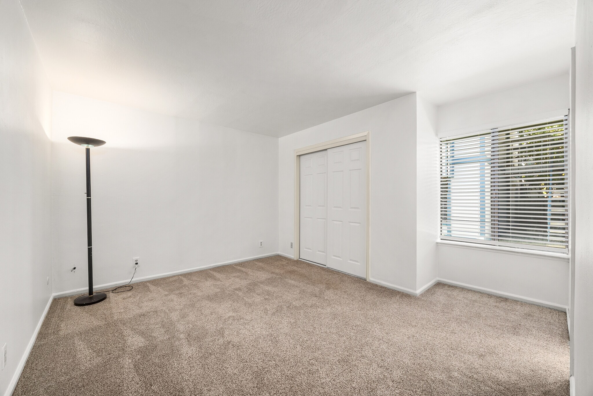 Building Photo - 1925 46th Ave