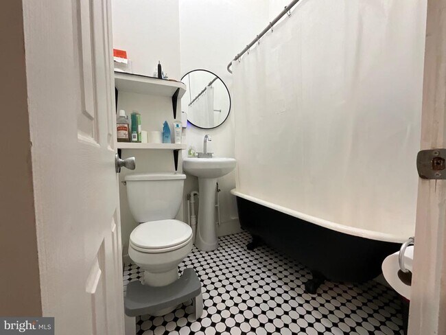 Building Photo - 1407 McCulloh St