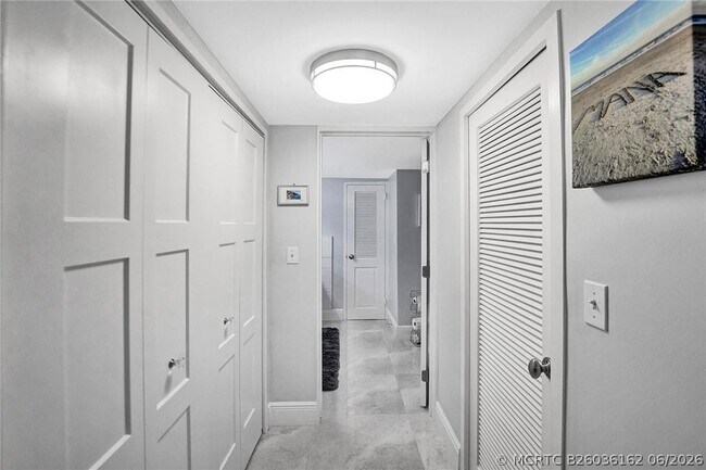 Building Photo - 3430 Galt Ocean Dr