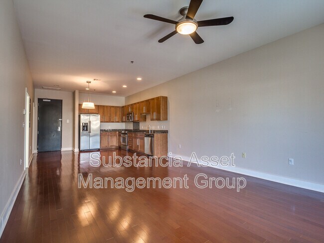Building Photo - 444 N Central Ave