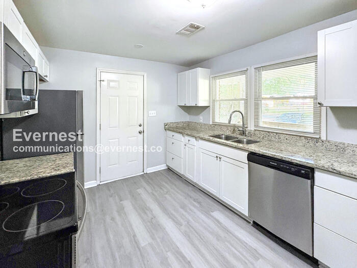 Building Photo - 5404 Bryant Blvd