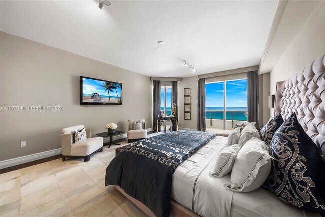 Building Photo - 5801 Collins Ave