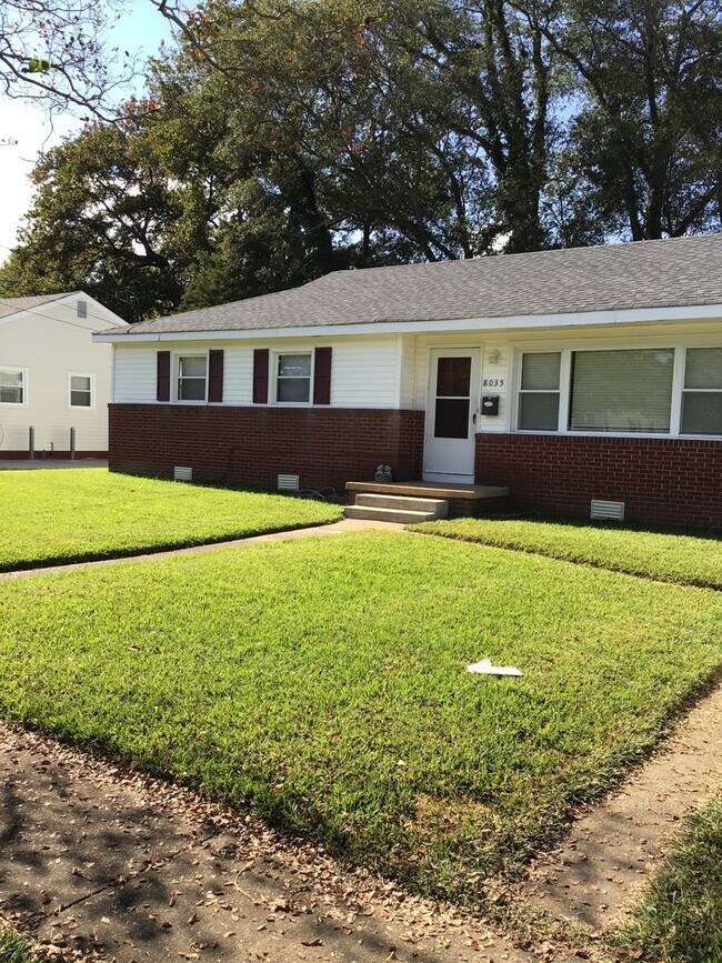 Primary Photo - Spacious 3 bedroom 1 bath available soon (...