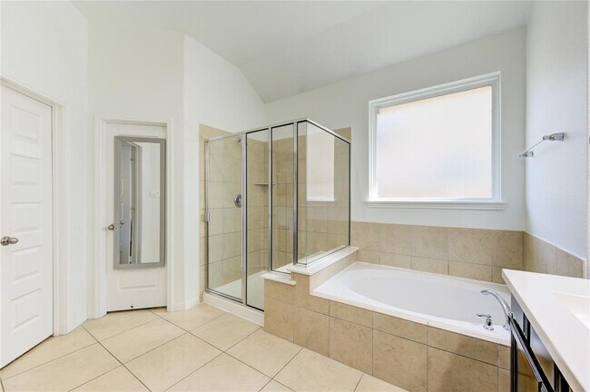 Building Photo - 2943 Shadowbrook Chase Ln