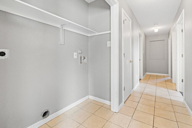 Building Photo - 13002 O'Connor Cove