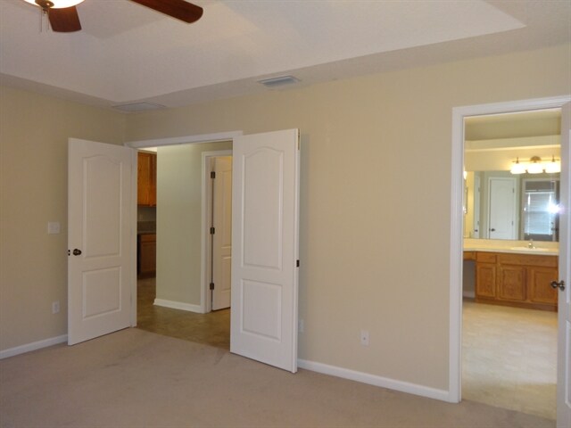 Building Photo - 3035 Five Oaks Ln