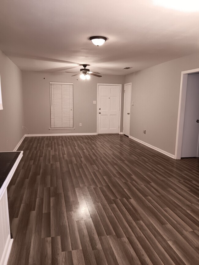 Building Photo - 8722 Orleans Dr