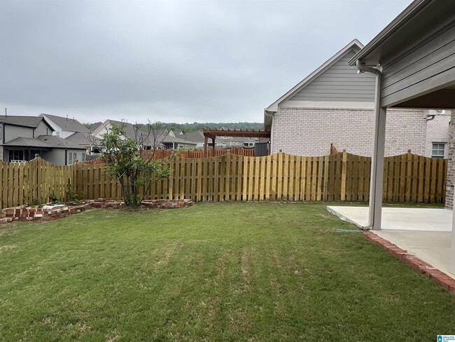 Building Photo - 5849 Longview Ln