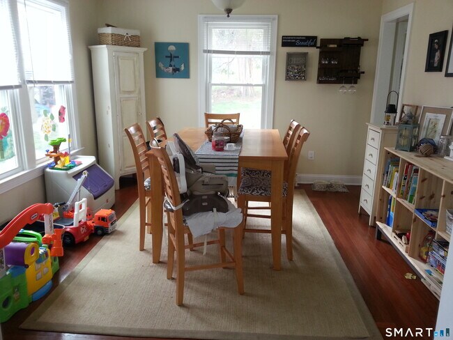 Building Photo - 356 Townsend Ave