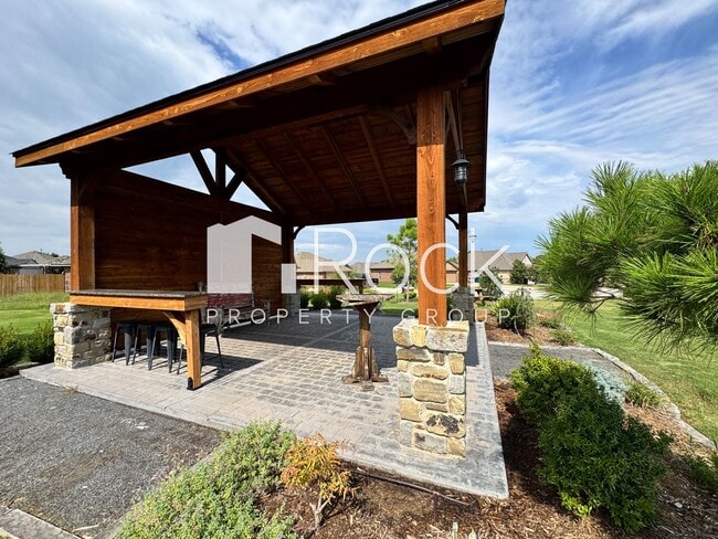 Building Photo - 3 Bed/2 Bath Edmond Home **AMAZING Locatio...