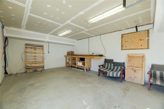 Building Photo - 612 Loop Rd