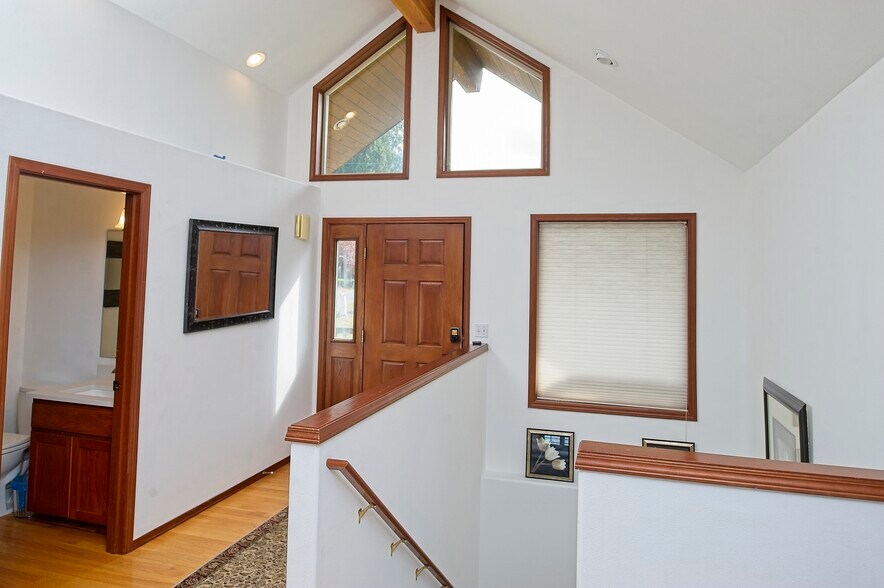 Building Photo - 11802 74th Ave E