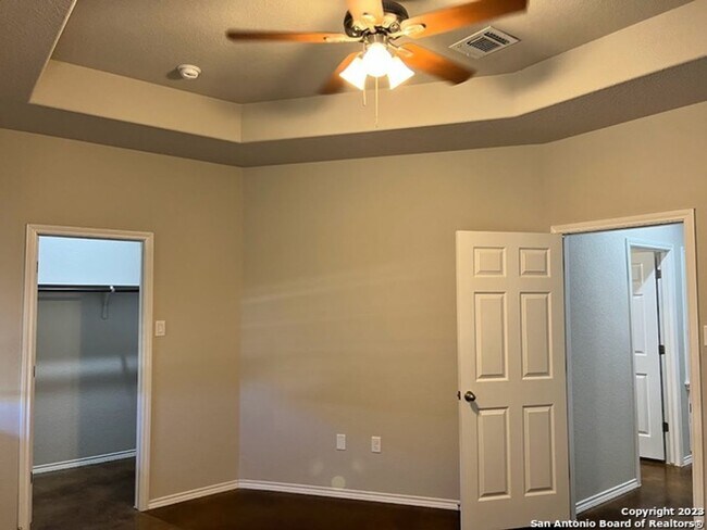 Building Photo - Come Home to Comfort & Style in Seguin!