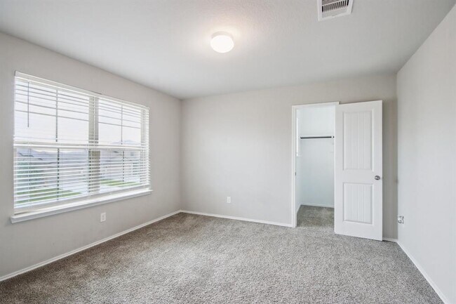 Building Photo - 8414 Aster Gln Wy