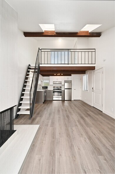 Building Photo - 4025 Midvale Ave N